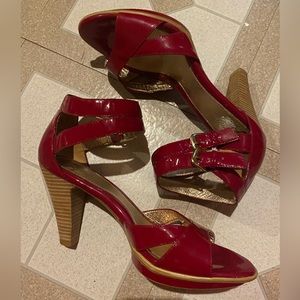 GORGEOUS Hot Pink / Magenta high heeled shoes - Size 10